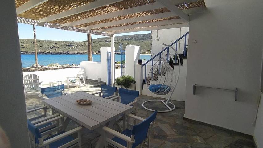 Location de vacances pour 6 personnes, avec vue ainsi que balcon et vue sur le lac dans Andros - 3