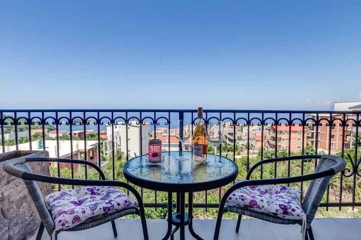 Ferienwohnung für 2 Personen, mit Balkon/Terrasse in Montenegro - 3