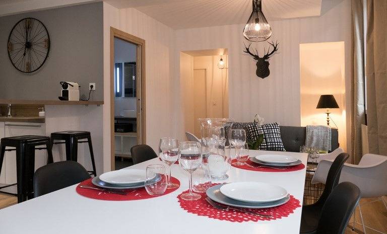 Gîte pour 4 personnes, avec balcon ainsi que jardin et piscine à Bagnères-de-Bigorre - 2