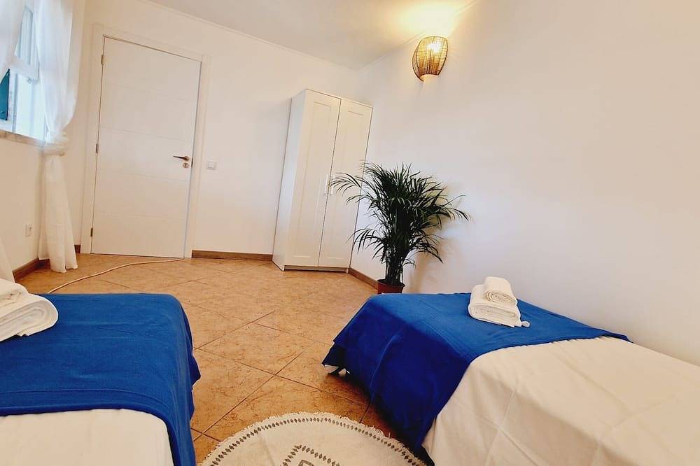 Do you dream of waking up to the soothing sound of the waves,,,? in Ilha de Faro, Faro