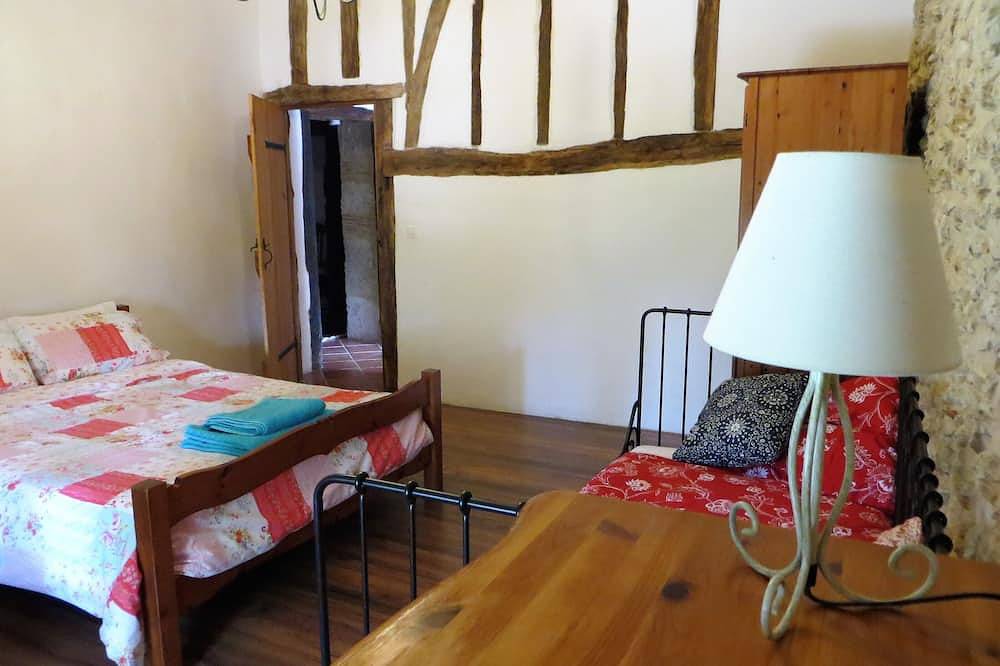 Magnifique maison en pierre, piscine chauffée et vues sur la campagne vallonnée in Gondrin, Gers