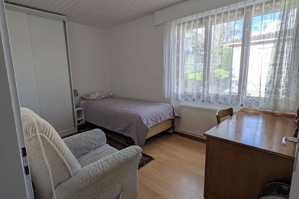 Charming Renovated Villa with Lush Garden & Hot Tub , La Neuveville, Switzerland in La Neuveville, Naturpark Chasseral