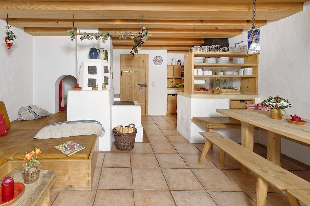 Ganze Wohnung, Romantischer Bauernhof am Chiemsee mit exklusiven Ferienwohnungen in Eggstätt, Chiemsee