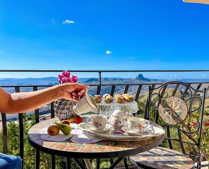Gîte pour 4 personnes, avec Balcon ainsi que Terrasse et Vue à Mussomeli