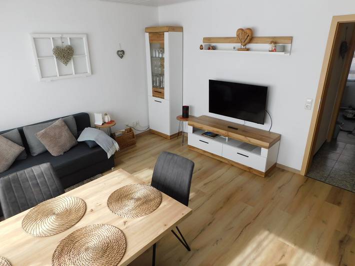 Ganze Ferienwohnung, Ferienwohnung Am Kirchberg - Ferienwohnung 55qm, 1 Schlafzimmer, max. 2 Personen in Sonnenbühl, Albsteig Etappe 11