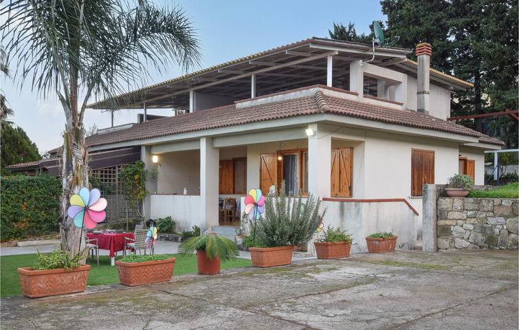 Sizily Getaway: 80m² Apartment with Pool, Kitchen & Terrace in Trabia, Palermo Province