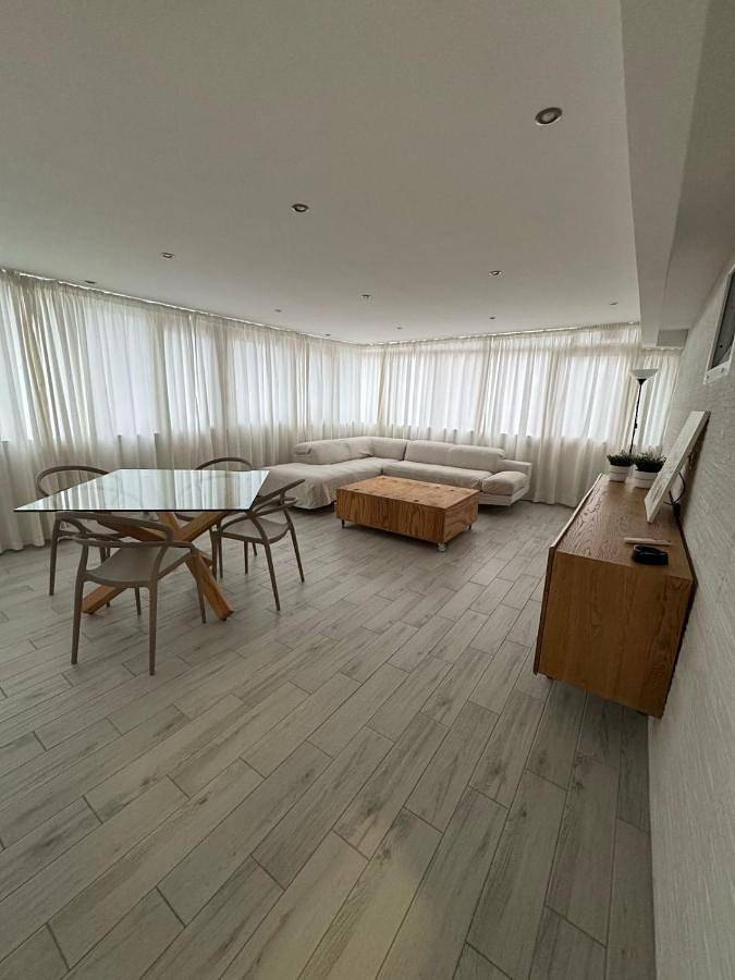 Loft per 7 persone, con terrazza e panorama, con animali domestici a Catania