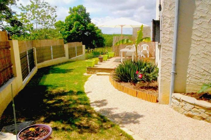 Chambre d’hôte pour 5 personnes, avec Terrasse ainsi que Jardin et Vue