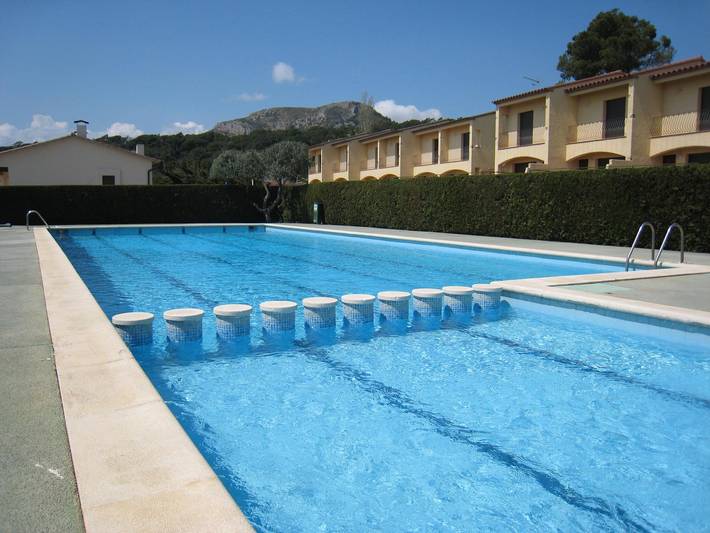 Casa rural para 4 personas, con Balcón y Terraza además de Jardín y Piscina en Serra de Daró