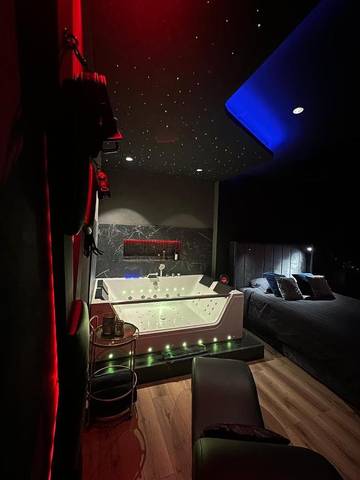 Appartement de vacances pour 2 personnes, avec jacuzzi et terrasse dans l' Ain