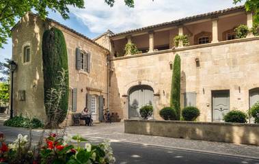 Chambre d’hôte pour 2 personnes, avec jardin ainsi que piscine et sauna, animaux acceptés à Paradou