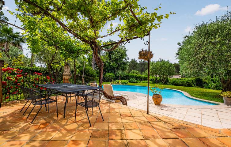 Gemütliche Wohnung mit Pool & WiFi - in der Nähe von Mouans-Sartoux in Mouans-Sartoux, Mittelmeerküste (Frankreich)