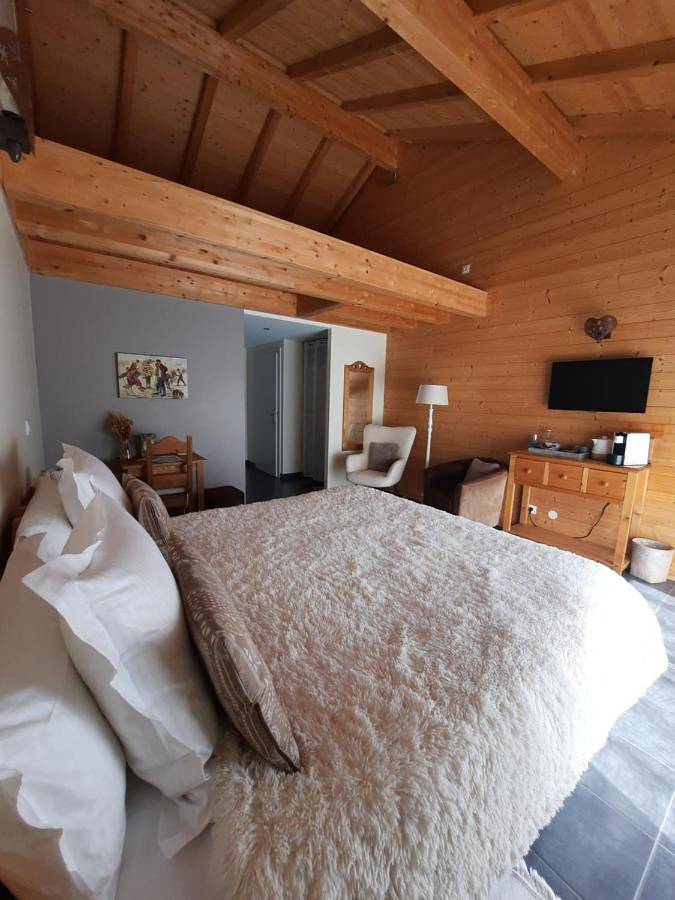 Chambre d’hôte pour 2 personnes, avec jacuzzi ainsi que terrasse et sauna dans les Vosges - 2