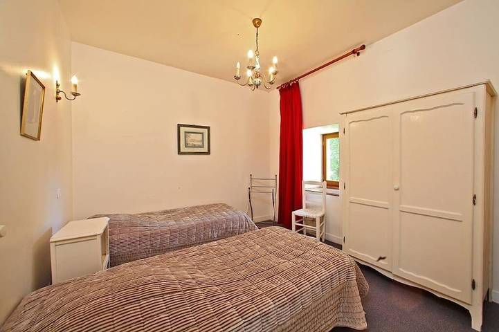 Location de vacances pour 10 personnes, avec piscine et jardin à Sillé-le-Philippe - 2