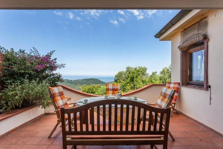 Ferienhaus für 14 Personen, mit Balkon und Terrasse sowie Garten und Ausblick