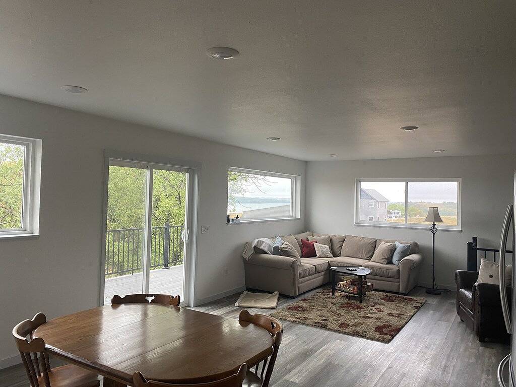 Clean, Cozy, Lake Home. Family, Pet and Outdoorsman Oasis. Winter access. in North Dakota