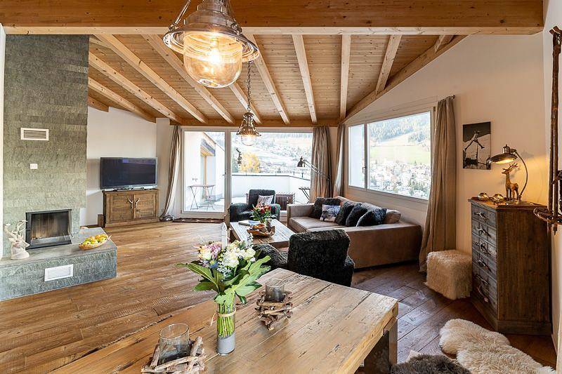Ganze Wohnung, Die luxuriöse 4.5-Zimmer-Dachwohnung (150 m²) mit Sauna. in Flims-Dorf, Flims