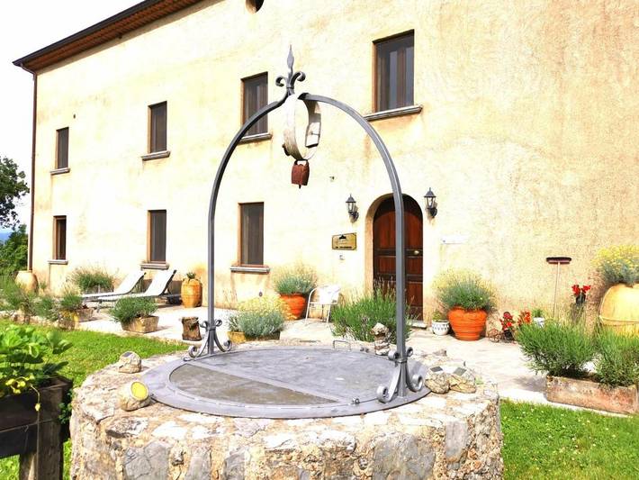 Casa vacanza per 14 persone, con giardino e panorama nonché piscina a San Giovanni a Piro