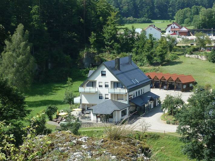 Hostel, mit Terrasse und Garten sowie Ausblick in Obertrubach - 2