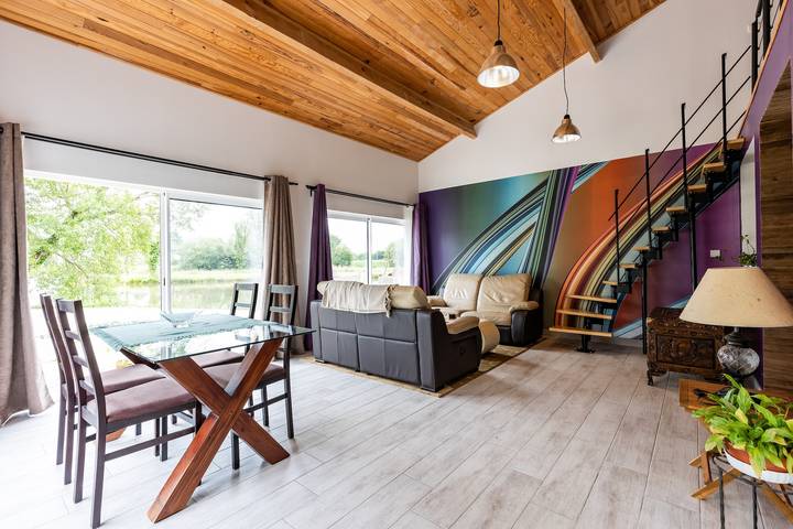 Apartamento entero, Apartamento 'Le Panoramique Du Lac D'isachris' con vistas al lago in Queyrac, Lesparre-Médoc region