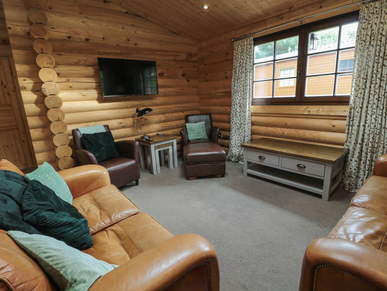Welcome Hjem Log Cabin in Northumberland