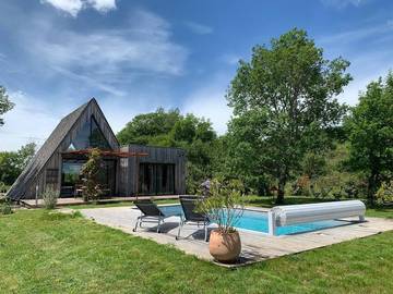 Gîte pour 4 personnes, avec piscine ainsi que jardin et balcon à Saint-Martin-Labouval