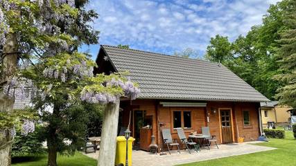 Ferienhaus für 4 Personen, mit Terrasse und Garten in Neuruppin