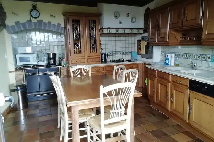 Location de vacances pour 14 personnes, avec Jacuzzi ainsi que Terrasse et Jardin à Paimpont