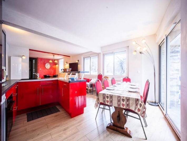 Gîte pour 10 personnes, avec terrasse, adapté aux familles à Estarvielle