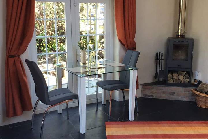 Cottage for 2 people, with garden, with pets in Camelford