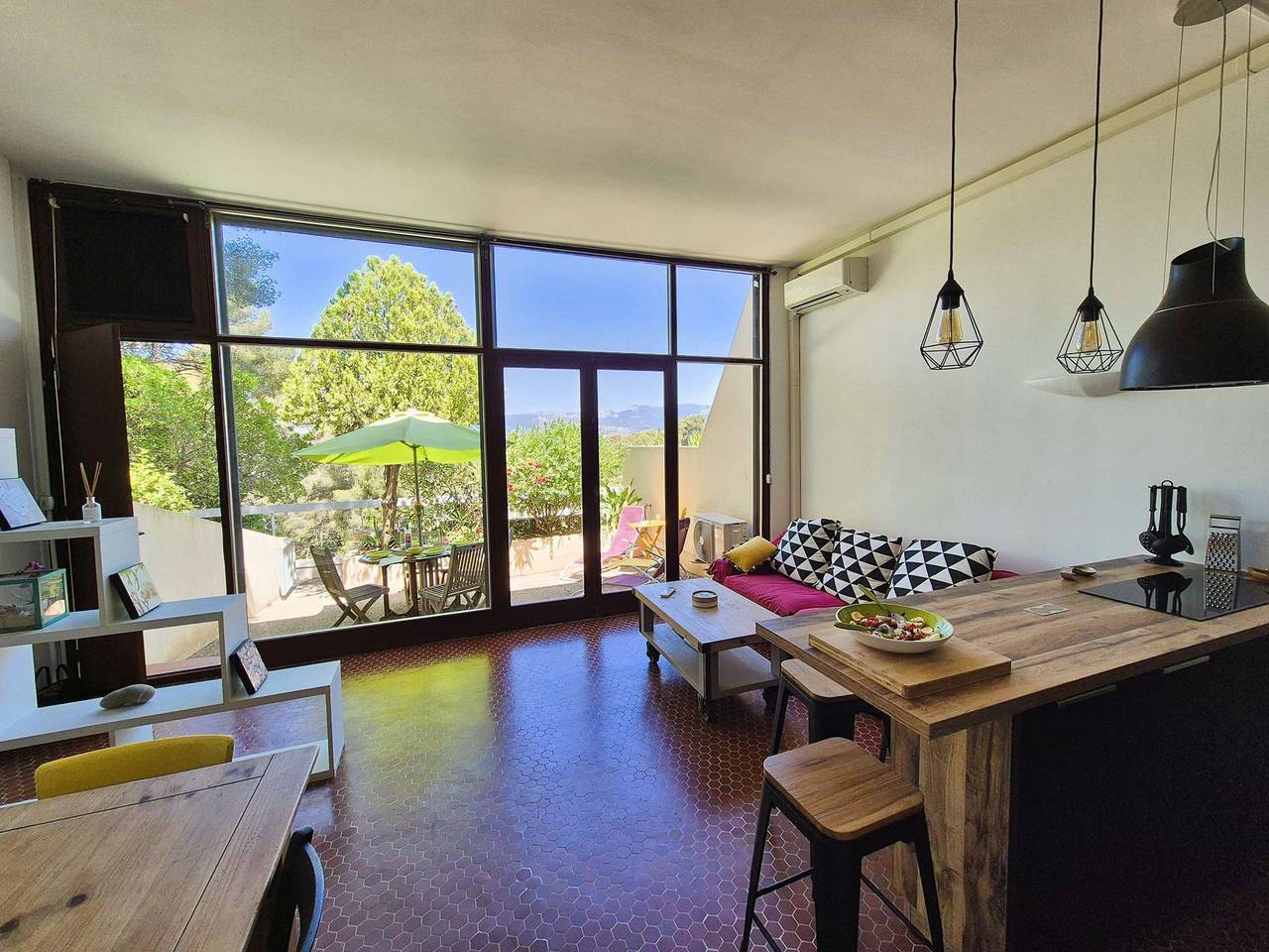 Ganze Ferienwohnung, Ferienwohnung für 5 Personen mit Pool in Saint-Mandrier-sur-Mer, Toulon Region