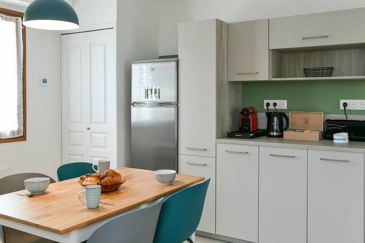 Apartamento entero, Apartamento 'Le Relai Des Gayots' con vistas a la montaña, terraza y Wi-Fi in Châteauneuf (Savoie), Chambéry region