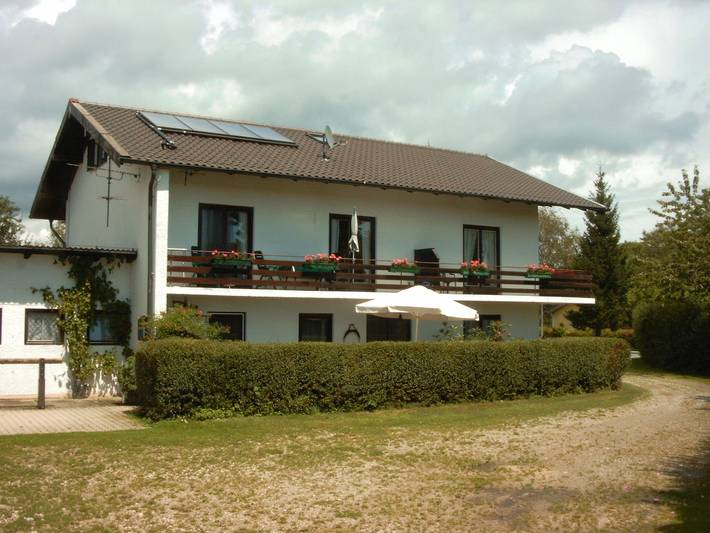 Ferienwohnung für 2 Personen, mit Balkon und Garten in Gollenshausen am Chiemsee