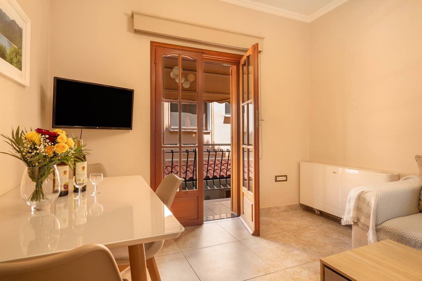 Entire apartment, Apartment 'Melissani' with Private Terrace, Wi-Fi and Air Conditioning in Argostoli, Kefalonia