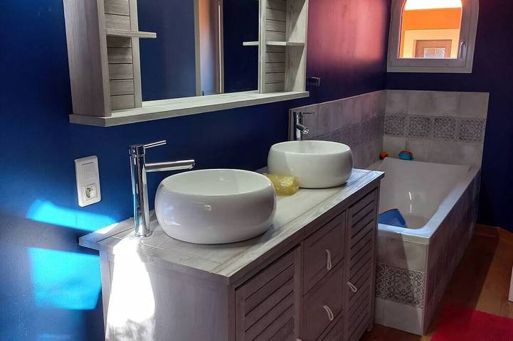 Location de vacances pour 12 personnes, avec jacuzzi ainsi que terrasse et jardin à Saint-Paul-Trois-Châteaux - 4