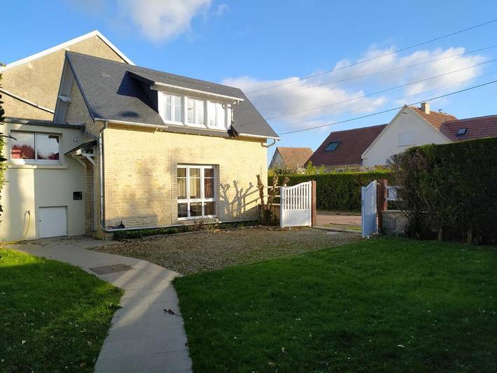 Location de vacances pour 4 personnes, avec Terrasse ainsi que Jardin et Vue à Saint-Côme-de-Fresné