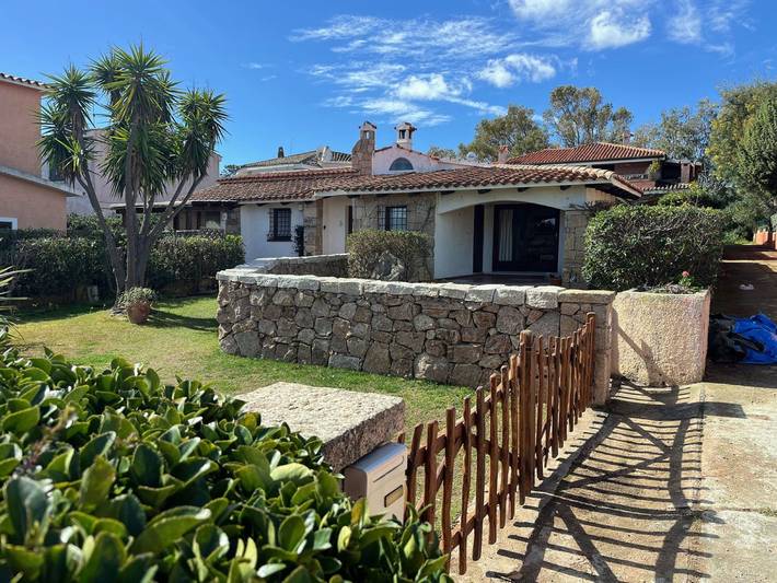 Location de vacances pour 5 personnes, avec terrasse et jardin à Arzachena - 2