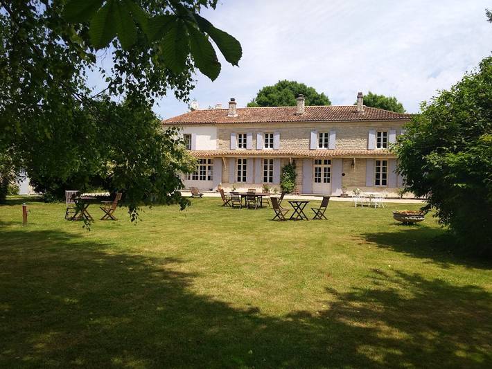 Chambre d’hôte pour 3 personnes, avec piscine et jardin au Parc Naturel Régional du Marais poitevin