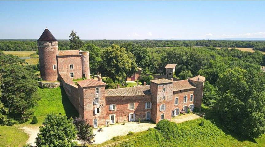 Chambre d’hôte pour 2 personnes, avec vue ainsi que jardin et piscine, animaux acceptés dans l' Ain - 4