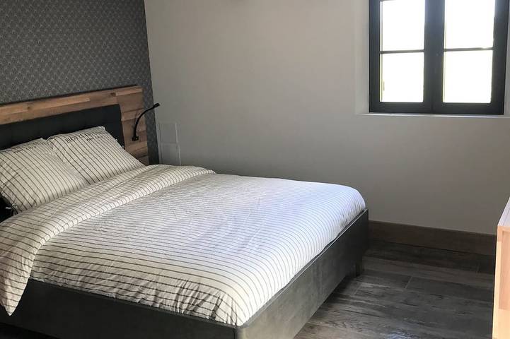 Location de vacances pour 8 personnes, avec terrasse et jardin à Les Salles-de-Castillon - 4