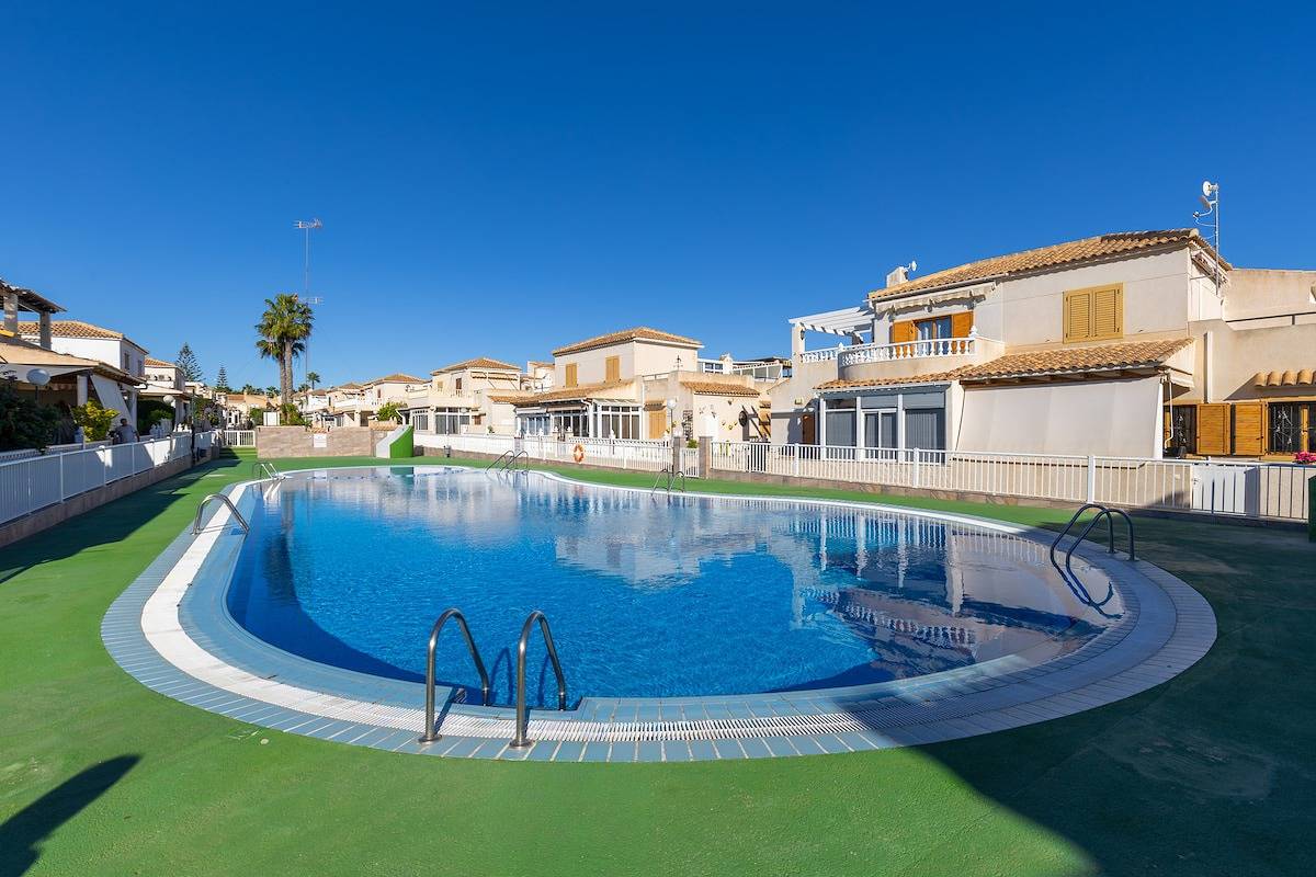 Bungalow para 6 personas con piscina in Orihuela, Costa Blanca