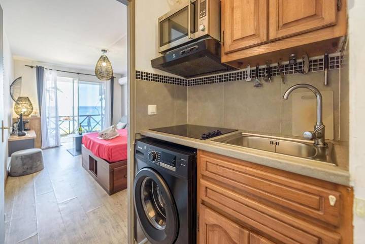 Gîte pour 2 personnes, avec vue et terrasse dans Plage des Roches Noires - 3