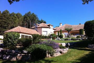 Gîte pour 2 personnes, avec jardin et terrasse à Cublac