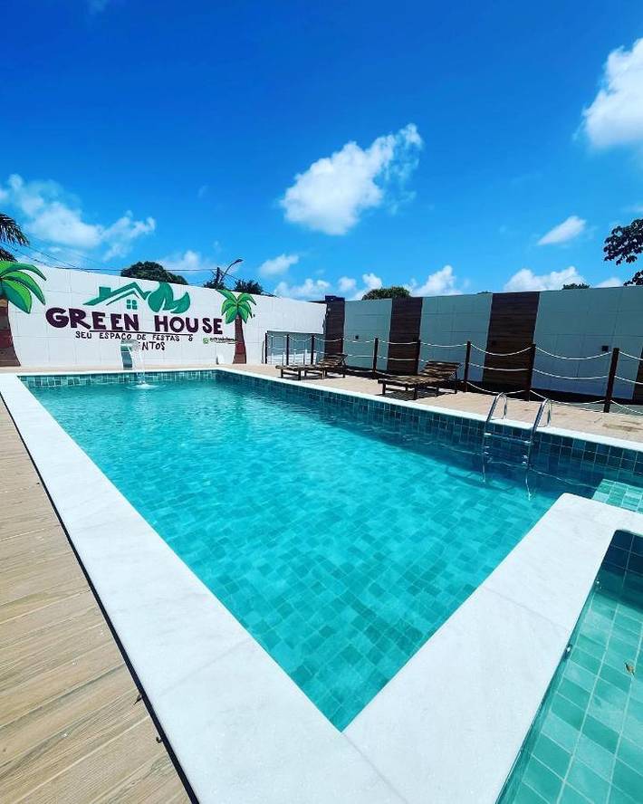 Casas e apartamentos de temporada para 20 pessoas, com balcão e jacuzzi e ainda piscina em Cabo de Santo Agostinho