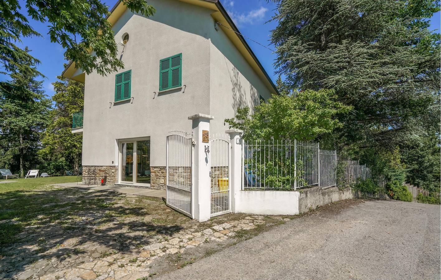 Feriehus for 5 personer med have in Marsaglia, Langhe