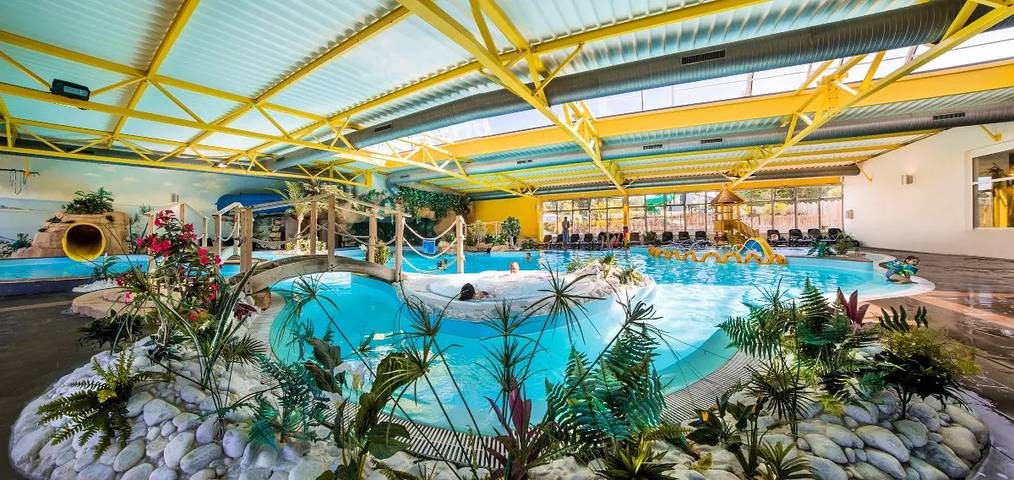 Camping für 4 Personen, mit Terrasse und Pool sowie Sauna in der Pays de la Loire - 2