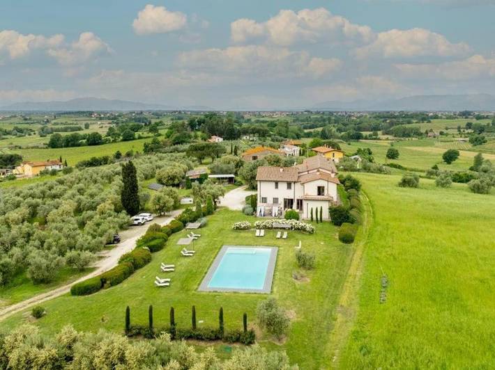 Villa per 22 persone, con Balcone e Terrazza nonché Piscina e Panorama a Vinci