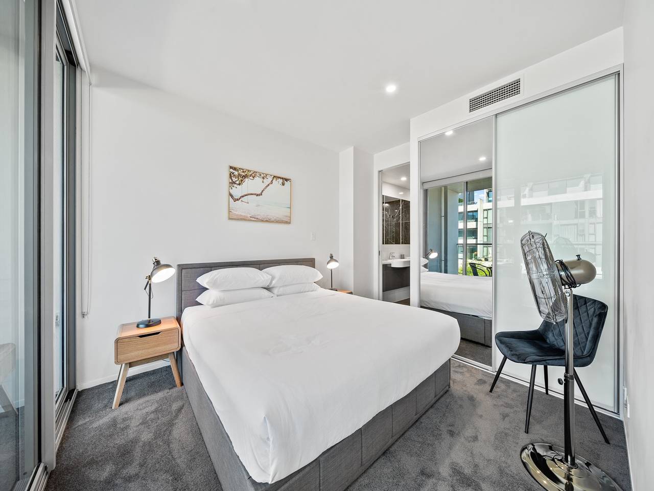 Ganze Wohnung, Stilvolles 1-Bett-Retreat nur wenige Schritte vom Küstenvorland entfernt in Kingston (Canberra), Kingston