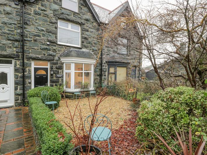 Cottage for 6 people, with Garden in Llanbedr
