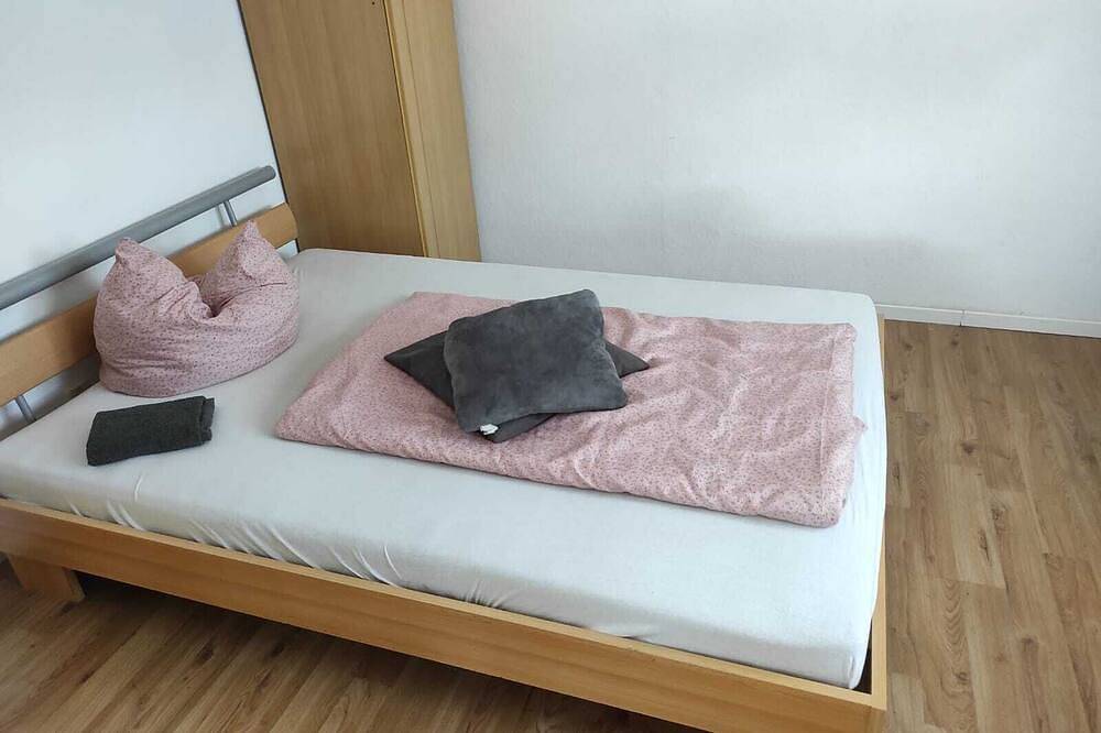 Ganze Wohnung, Flat for 6✭best price for month✭ best for workers in Elsteraue, Burgenlandkreis